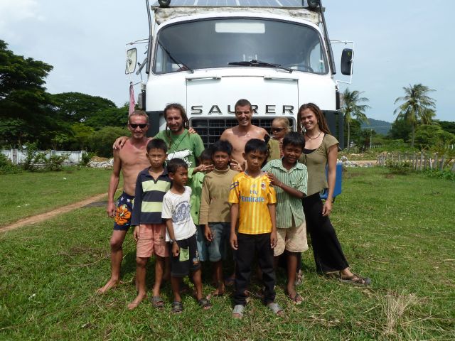 Wolfgang, Mathias, Diana und Gaia in Kep (Kambodscha).